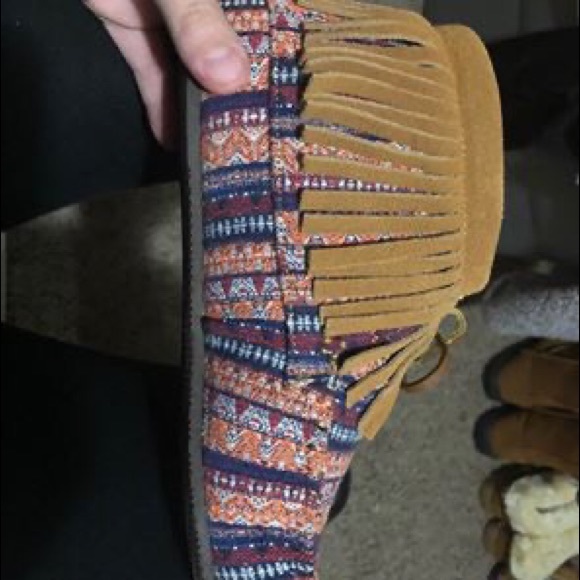 Lamo Booties Size 11 Tribal Print - Picture 2 of 2